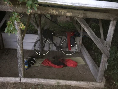 ChlopoRobotnik2137 - Legowisko do spania z ostatniej nocy do oceny. Jestem z niego ba...