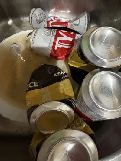 Kulfonix - Niedawno wylałem 6 piw do zlewu, stały tylko za łóżkiem już ponad drugi mi...