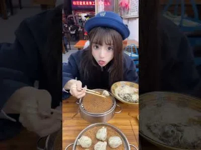 Czerwonyalimenciarz - @darthinvader: @JozefG34
 Poluje na chude,mało jedzące,żeby nie...