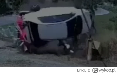 ErroL - @dominowiak z prawego okna przed koziołkiem, lewe okno jest całe a prawe swoi...