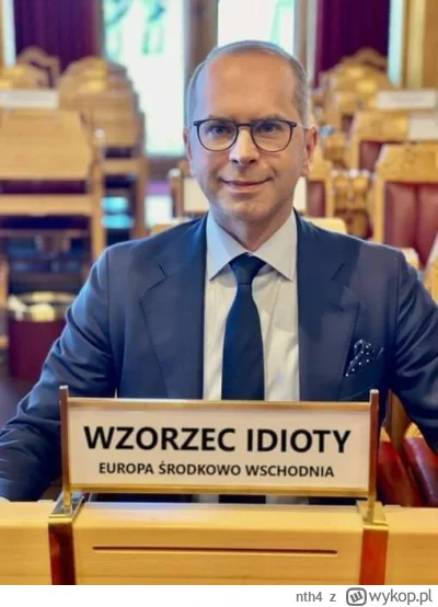 nth4 - @DorianJS: zupełnie do nikogo nie podobni, ale do wzorca jeden pasuje idealnie...