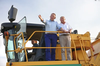 subzero1 - patrz pan...a tu miały przejeżdżać pociągi z CPK #bekazpodludzi #bekazpisu...