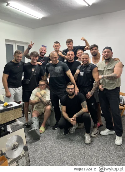 wojtas924 - Wśród takich przyjaciół psy zająca zjadły 
#famemma