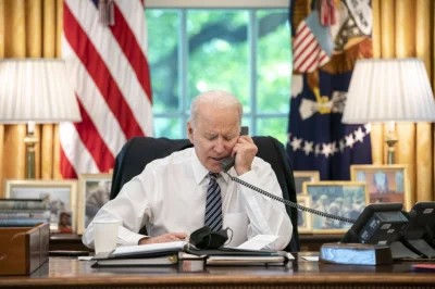 ekjrwhrkjew - Na ile realny jest scenariusz, że Wujek Biden zadzwoni do naszego prezy...