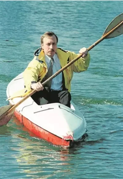 mkorsov - @Elterchet młody chłopak któremu udało się dopłynąć z jagodna do Wrocławia ...