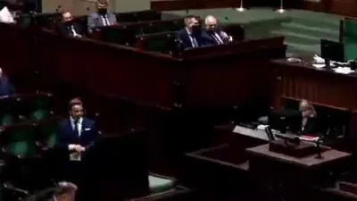 HrabiaTruposz - @Wariacik_Sztosinger: Bosak łasi się do tych pisiorów jak pies, Kamiń...