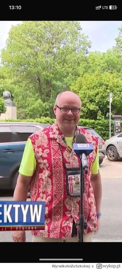 WyrwikufelZeSzkolnej - @lofix 
 wieśniacka koszula w kratę
tymczasem rafi xD