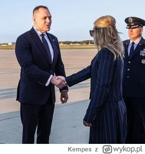 Kempes - #polityka #heheszki #bekazpisu #bekazlewactwa 

Pan Sutener witany w USA prz...