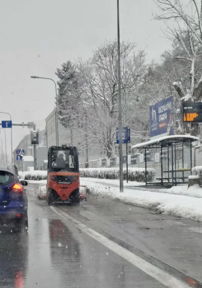 Nighthuntero - W Radomiu chyba szwagier prezydenta miał wózek no i wystartował w prze...