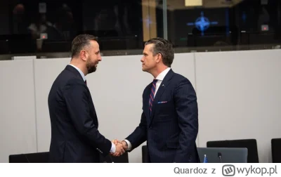 Quardoz - #polityka #usa Nasi to nawet na zdjęciach wyglądają jakby kulawy ogon mieli...