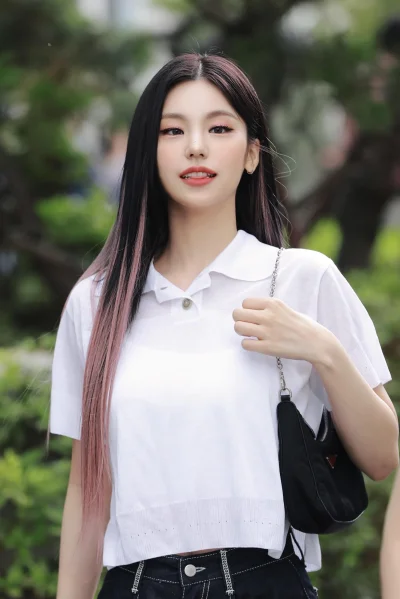 XKHYCCB2dX - #koreanka #yeji #itzy