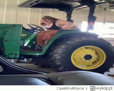 CipakKrulRzycia - #rolnicy  #heheszki A ze swojego traktora po #strajkrolnikow  wysia...