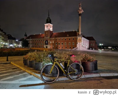 kasin - 653 415 + 34 = 653 449

Warszawa nocą, z poziomu roweru, jest znacznie bardzi...