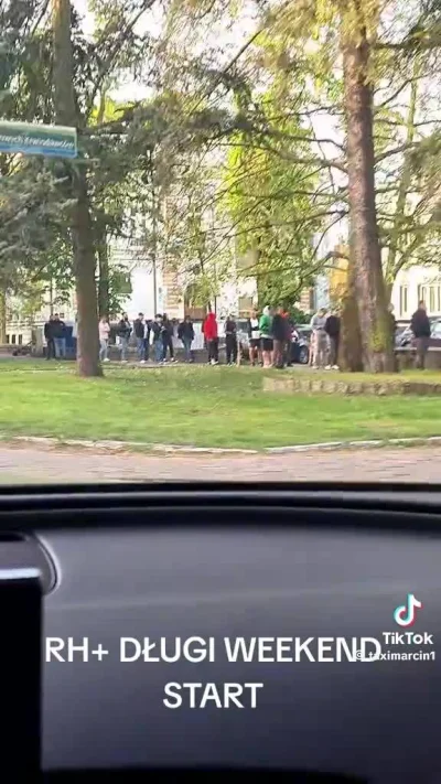 Krupier - Kolejka do krwiodawstwa wczoraj. XD

Nie wiem jak bardzo musiałbym być zdes...