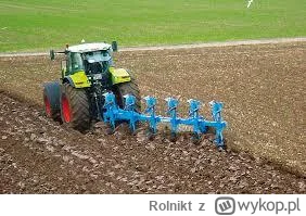 Rolnikt - @spierdocilaptor i w tej bruździe masz jechać albo obok niej zależy od pług...