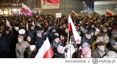 Alcedoatthis - #tvp Marsz Miliona Kłaczków, splecionych w 200 moherowych beretów( ͡° ...
