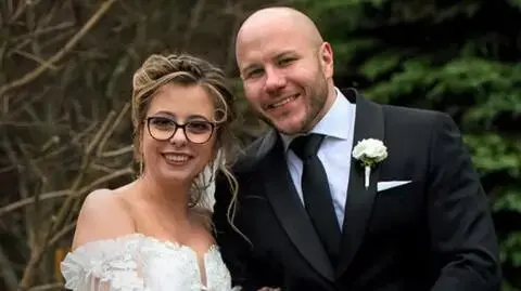 bimba - > wiem, że ma dużo spotkań biznesowych, przynajmniej tak to mi prezentuje 

N...