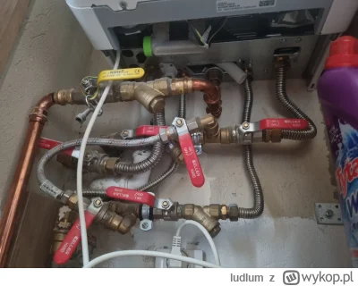 ludlum - Dzień dobry. Szukam pomocy z JUNKERS Cerapur GC2200W 20/25C. Potrzebuje z te...