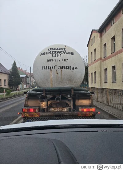 BiCiu - Same gęste idzie, aż się paski w pompie grzeją. 

#heheszki #kapitanbomba #wa...