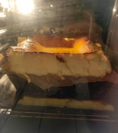 rowerowa_panienka - @Alpharius: @Rasteris sernik niby biały, a ucieka ( ͡° ͜ʖ ͡°)