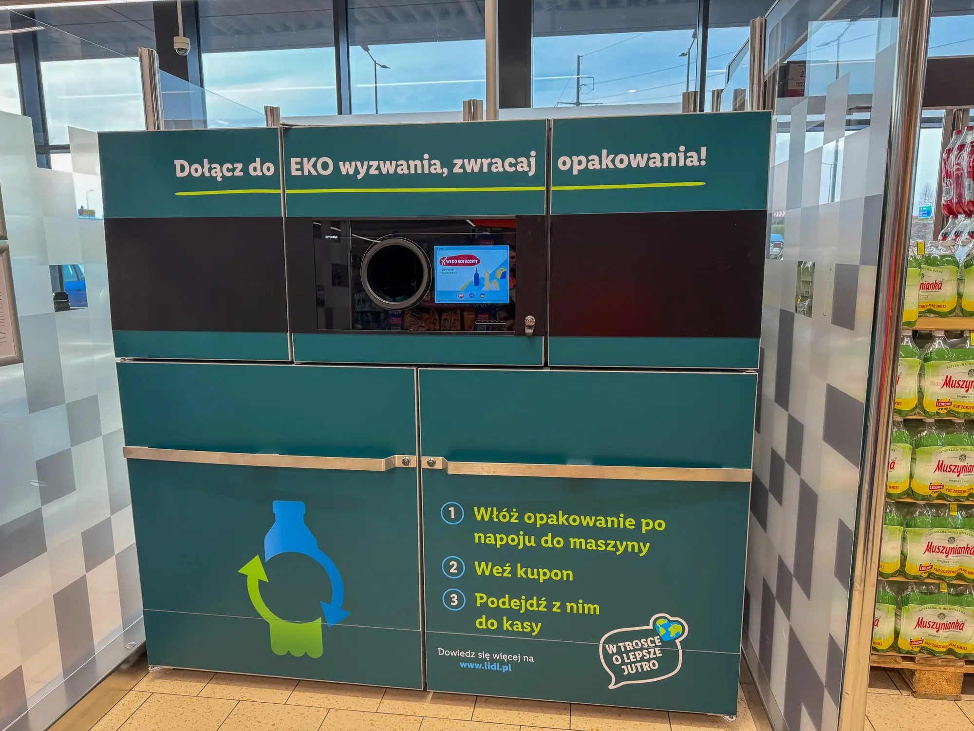 Esperanza2137 - własnie oddałem 12 butelek po occie i wali na pół Lidla #ekologia #li...