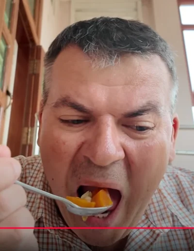 hans-kloss-23 - #raportzpanstwasrodka "Spocuch Gotuje" - tłuścioch randomowo kroi jak...