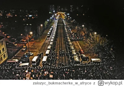 zalozycbukmacherkewafryce - @zalozycbukmacherkewafryce: A tu dom szeregowego posła Ka...