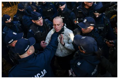 stefan_pmp - Za pisu ta sama policja się nie patyczkowała ze słabszymi, bo silniejszy...