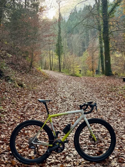 Imfromalaska - Ależ to chodzi (｡◕‿‿◕｡) po obrzydzeniu sobie gravela zakupem canyona, ...