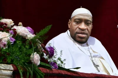 XkemotX - #papiez #papieze #konklawe #watykan otwórzcie okno bo oddychać się nie da