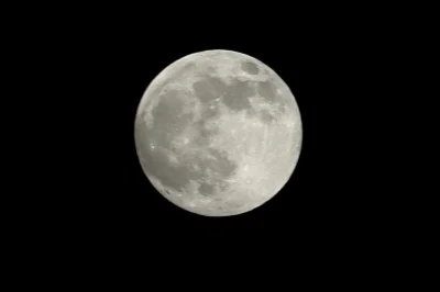 Veela - Księżyc mi przez okno zagląda to zrobiłam mu zdjęcie #astronomia