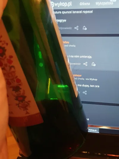 remlezar - #przegryw 

Może i już końcówka tego zacnego trunku, ale wasze zdrowie ( ͡...