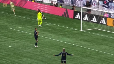 Minieri - Bogusz w pierwszej minucie meczu, Vancouver Whitecaps - Los Angeles FC 0:1
...