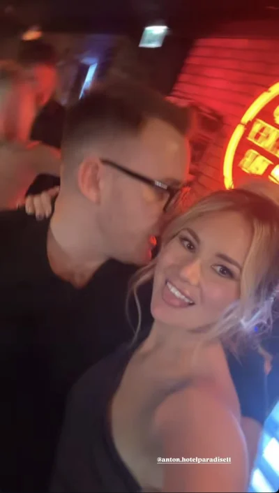 Laurakwiatkowska9892 - #hotelparadise 
Anton tak się nawąchał botoksyny, że zaraz tam...