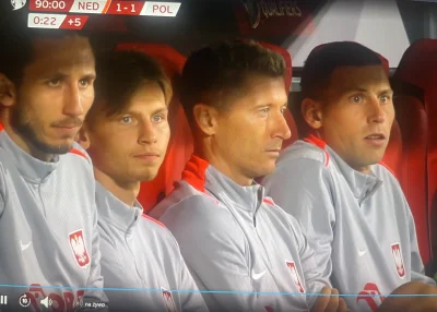 DrTRAPH0USE - Robert i Pjotery siedzą 
#mecz #konkursnanajbardziejgownianymemznosacze...