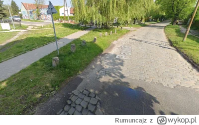 Rumuncajz - Nie wiem w czym problem, slupek pasuje do nawierzchni ulicy ( ͡° ͜ʖ ͡°)