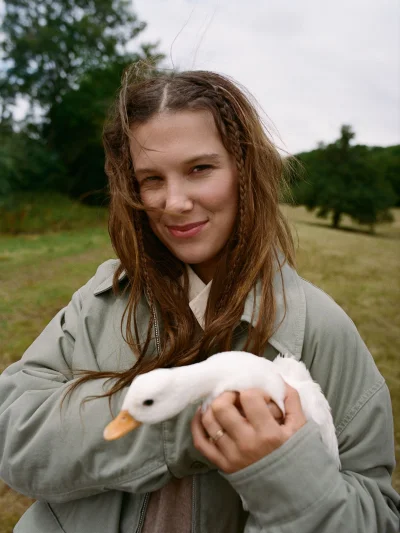 envoray - @Twoja_tata: Okropny stylista, robiący ją na 40 latke. Zobaczcie tą sesje d...