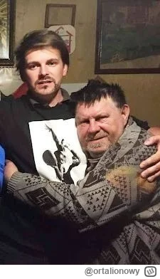 ortalionowy - @Bigticket: Pawle przyjmij opiekę, będziesz miał jak w raju