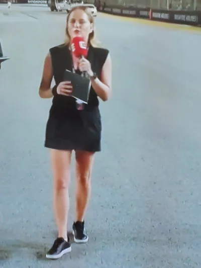 hugoprat - Kto te Aldonę ubiera, ona ma lusterko? Rany bozkie święte 

(╥﹏╥)
 #f1