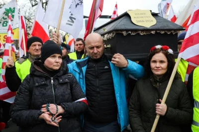 N.....l - Do moich kolegów strzelano. Z ostrej amunicji, bo taką oni mają 
#protest #...