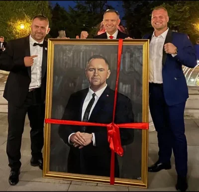 JanuszherbusKoryBut_Wisnioweczka - Kto nie ma w domu portretu Wodza zostanie pozbawio...