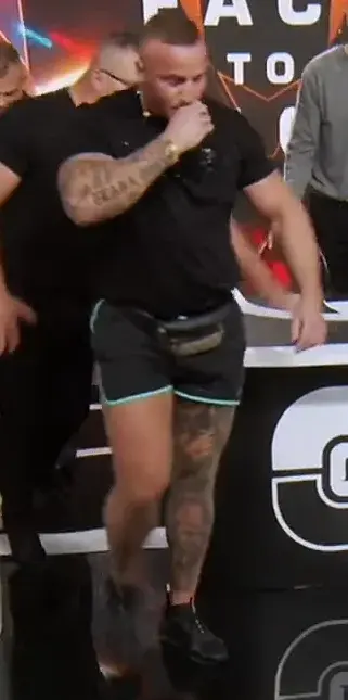 Kowalek98 - Denis, skąd wziałeś takie fajne spodenki?

Z-------m Sandrze

Wiemy, ale ...