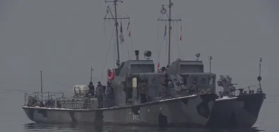 Thorkill - >na Dnieprze

@Szinako: Na rzece Boh. A ten uszkodzony okręt MW Ukrainy to...