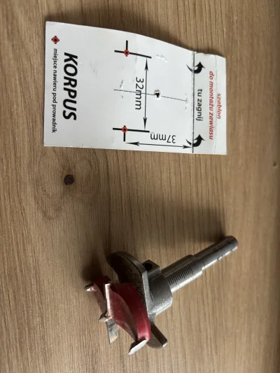 FlaviusClaudiusIulianus - @slkt 
1. Ciężko powiedzieć, ja trochę oglądałem YT, trochę...