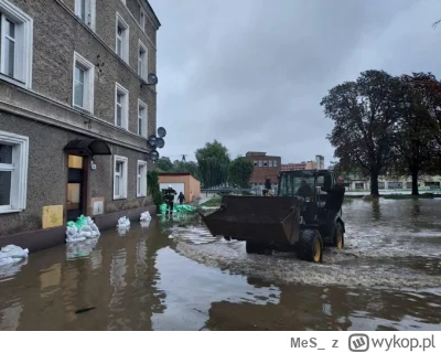 MeS_ - @smialson: wylało, trwa ewakuacja
https://x.com/Qernett/status/183499555596713...