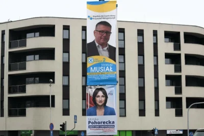 Rancor - > A jeśli chodzi o układ to na górze plakatu nie są odwrócone, pewnie to tyl...