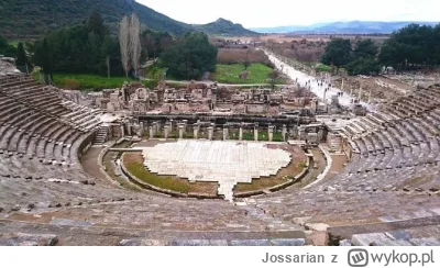 Jossarian - Podobny amfiteatr (dla 25 tys. widzów) jest w Efezie. Wybudowany przez Gr...