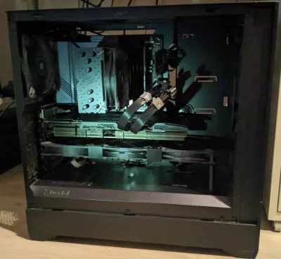 supra107 - Zaczyna się robić coraz bardziej choroszczańsko. Wentyle z GPU zdjęte, zam...