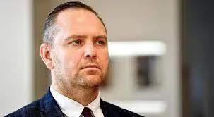 chilon - Mnie zastanawia ile wcześniej zaczęli go odchudzać żeby na wybory nie wygląd...