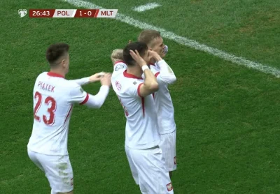 qrxx - #mecz taka cieszynka bo strzelili bramke malcie xD żenada